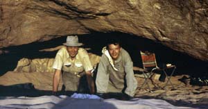 Rudolph Kuper und Hans Rhotert bei der Erforschung libyscher Felskunst 1962-63 / Rudolph Kuper exploring Libyan rockart with Hans Rhotert in 1962-63