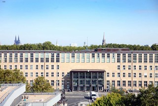 Hauptgebäude