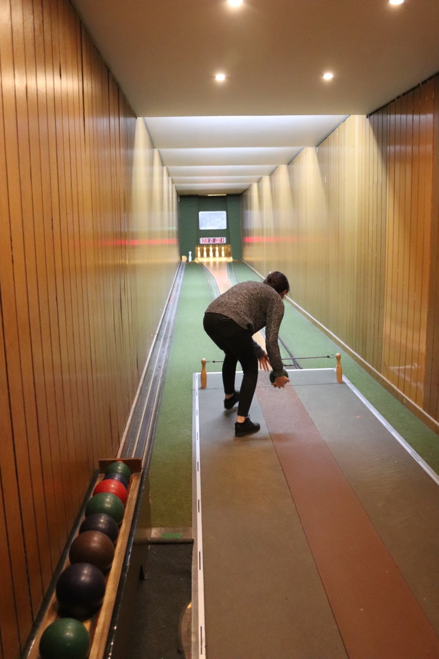 Bowling student