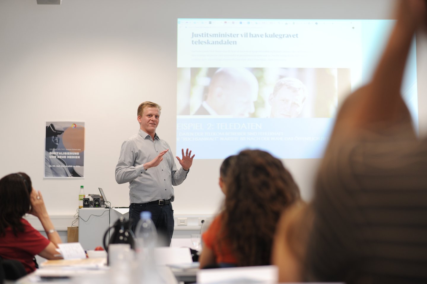KAW Alumnus Niels hält eine Präsentation im Rahmen der Summer School 2019