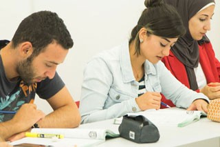 Studienvorbereitende Deutschkurse für Geflüchtete