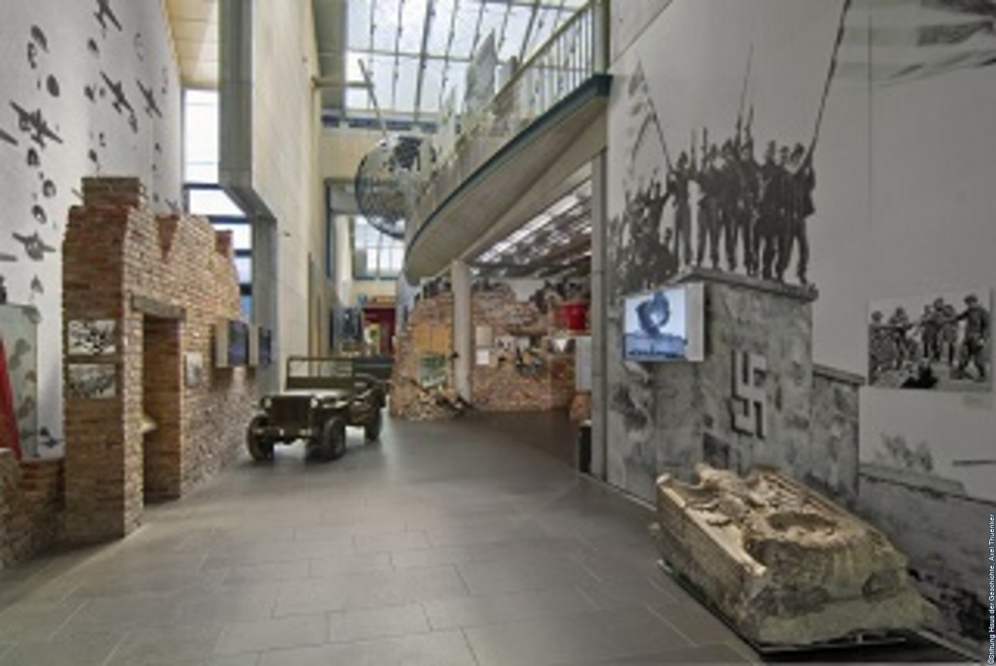 Exhibition on Germany and National Socialism |  Bonn <br><br> May 10, 2025 | 12.30 pm